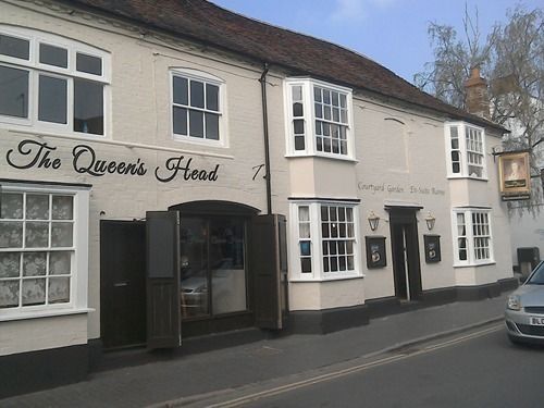 The Queens Head Stratford-upon-Avon Exterior photo
